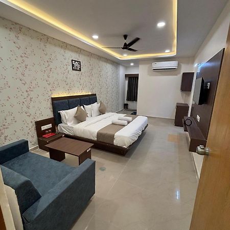 Hotel Mountain Bharuch Luaran gambar