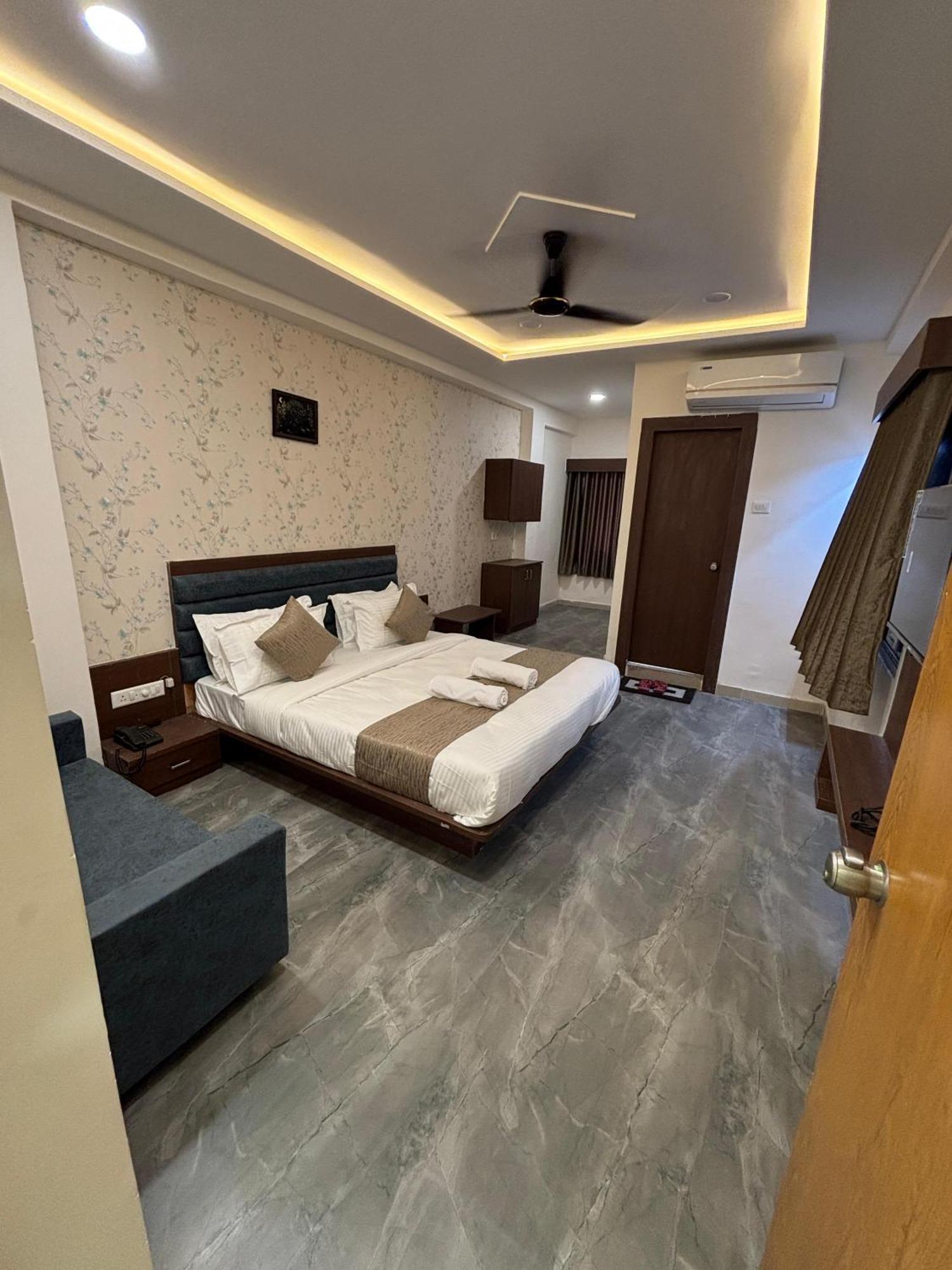 Hotel Mountain Bharuch Luaran gambar
